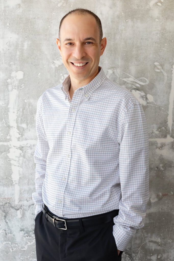 Profile image of Yaniv Bar-Zik.